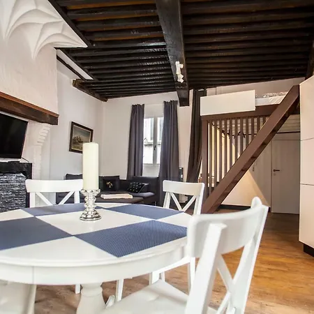 Luxury Cathedral By Rikas Apartment *