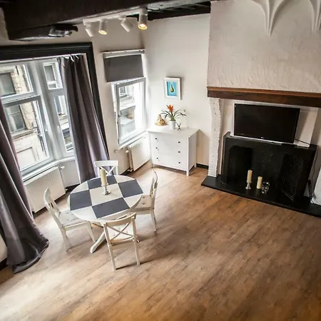 Luxury Cathedral By Rikas Apartment